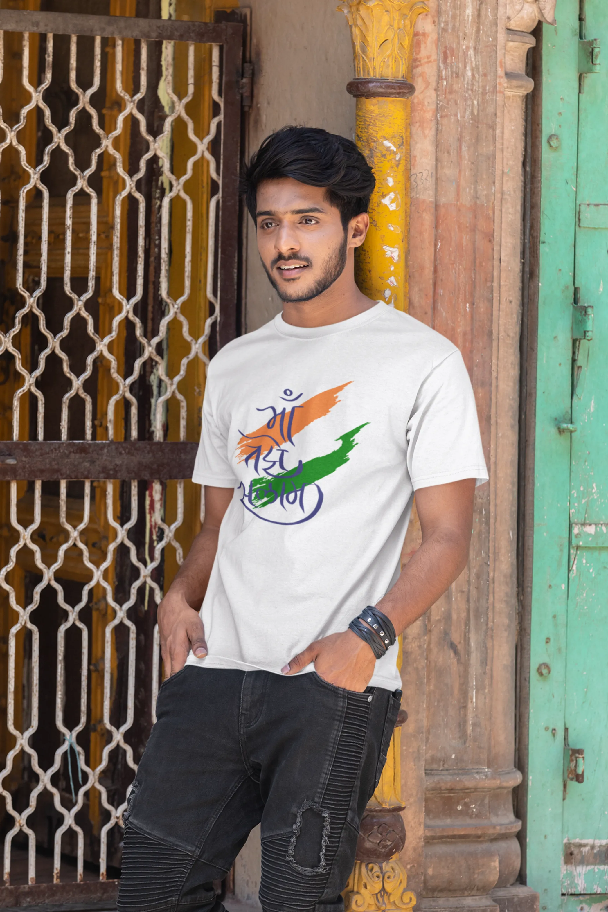 Maa Tujhe Salam White Printed T-shirt for men