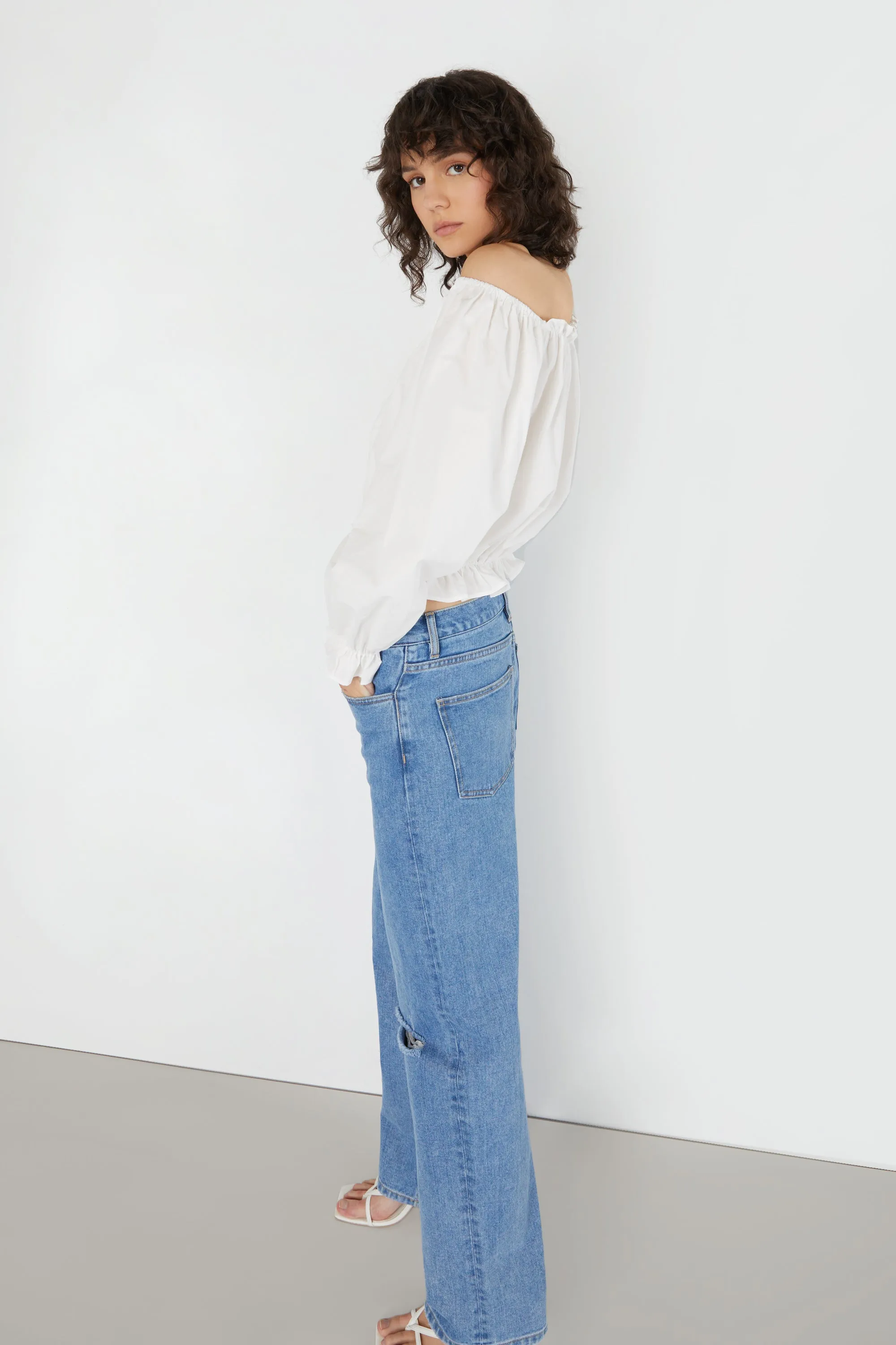 OFF SHOULDER RUFFLED TOP