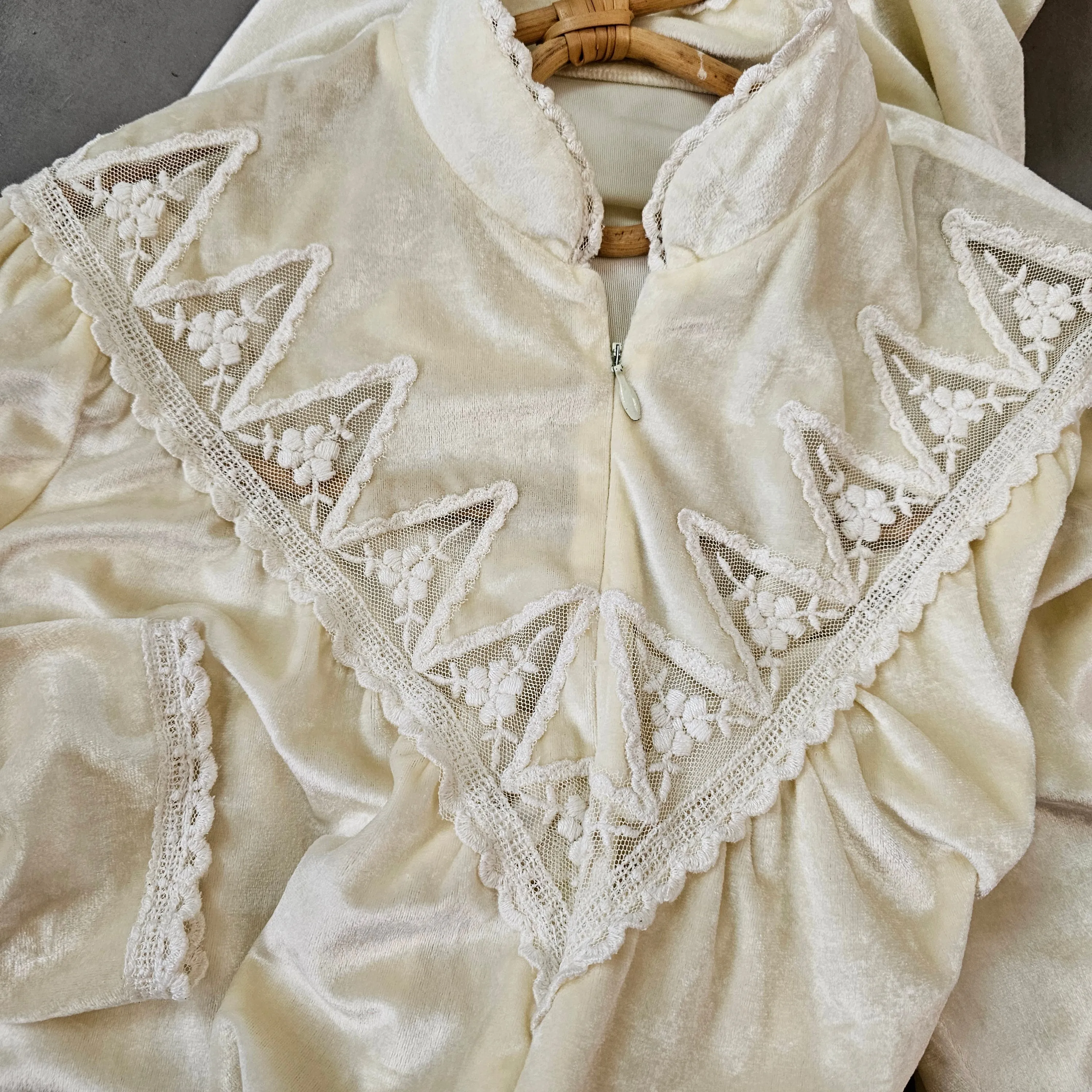 VINTAGE VELVET GOWN M
