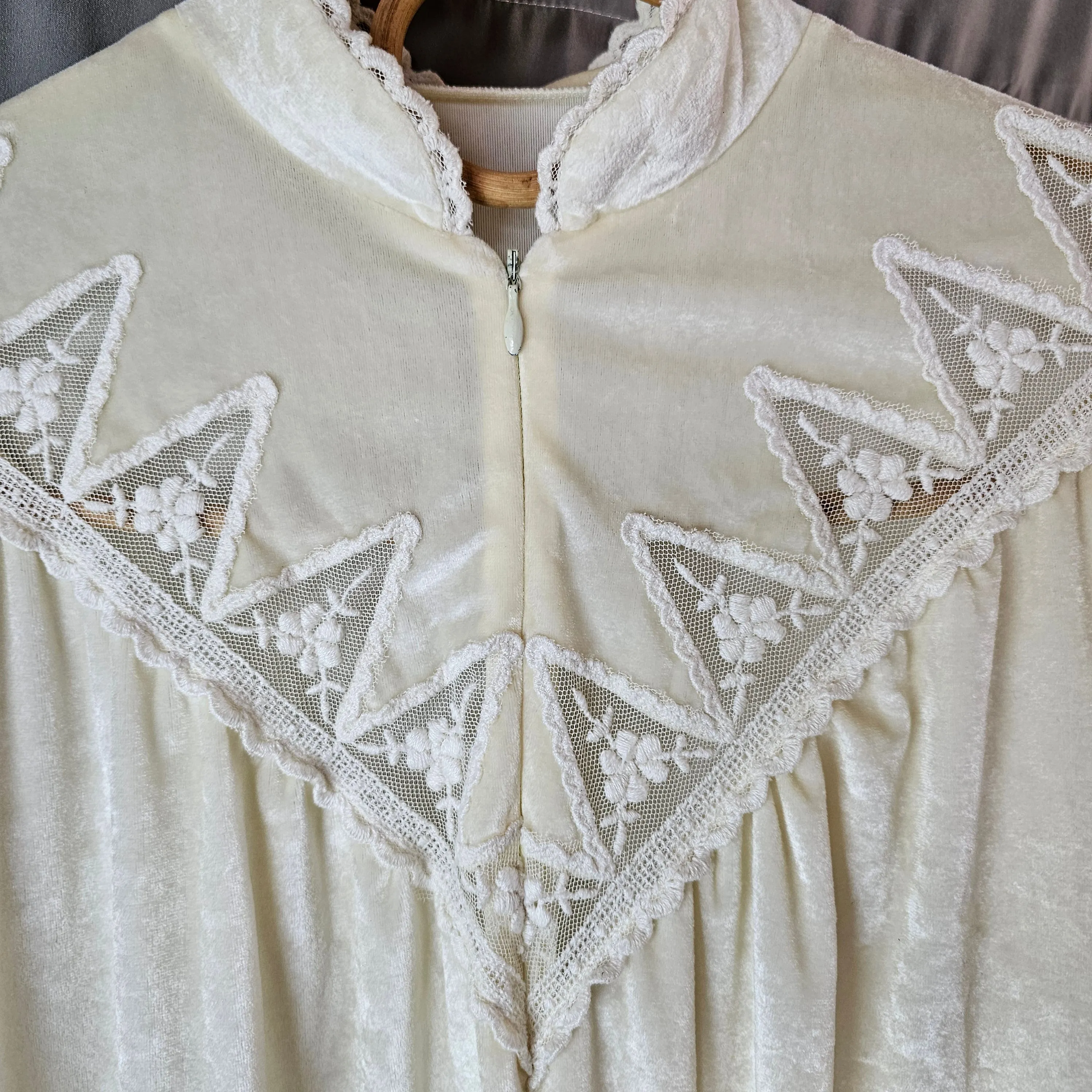 VINTAGE VELVET GOWN M