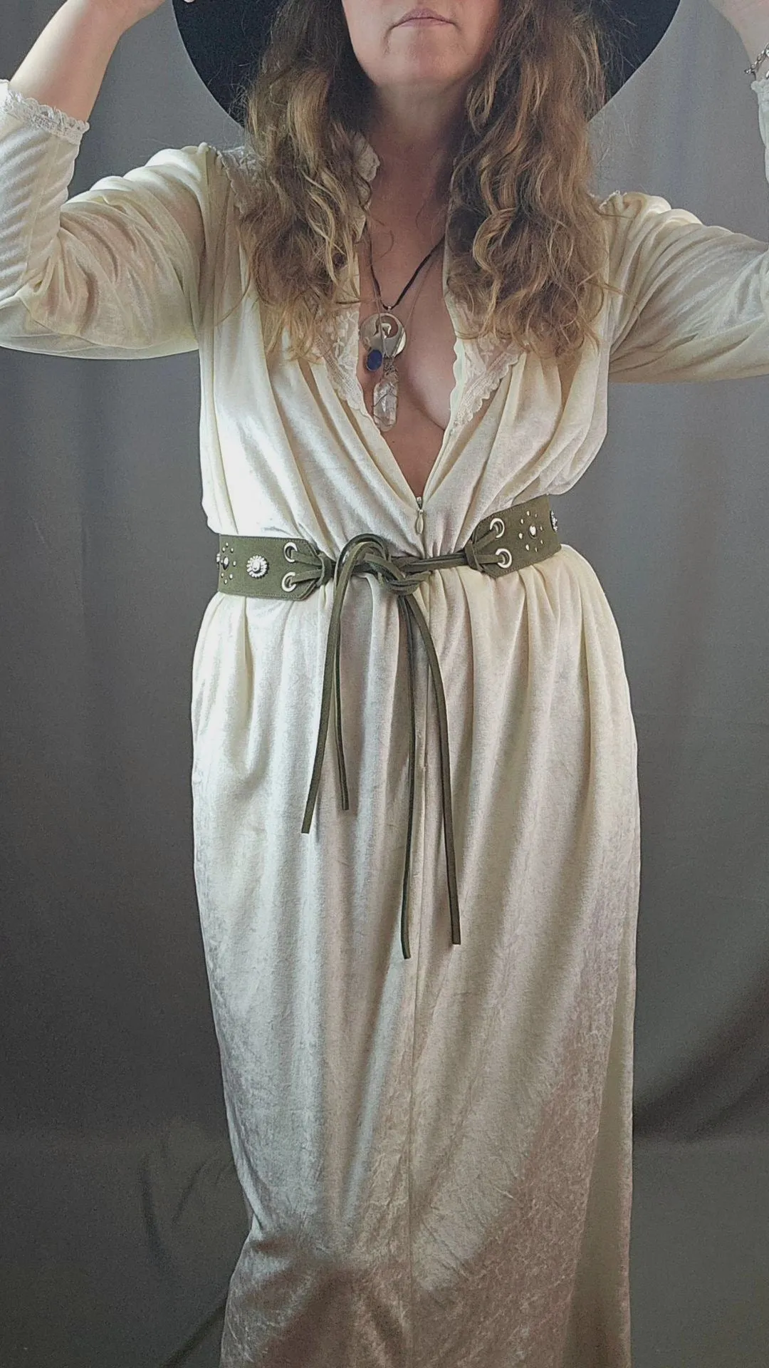 VINTAGE VELVET GOWN M